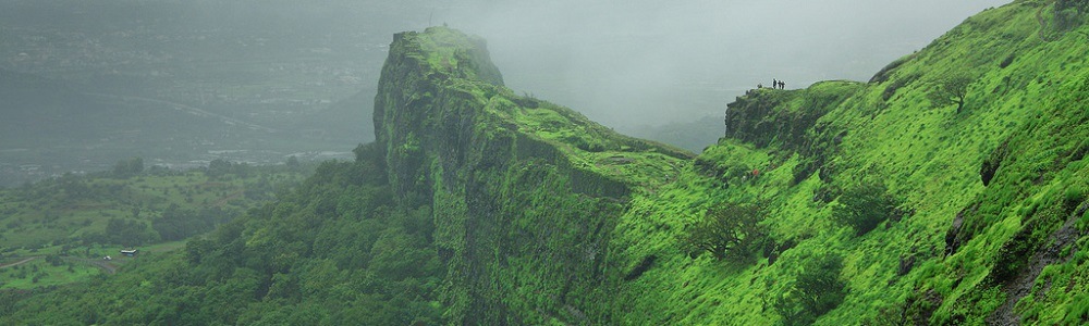 30 Best Trekking Places in Maharashtra 